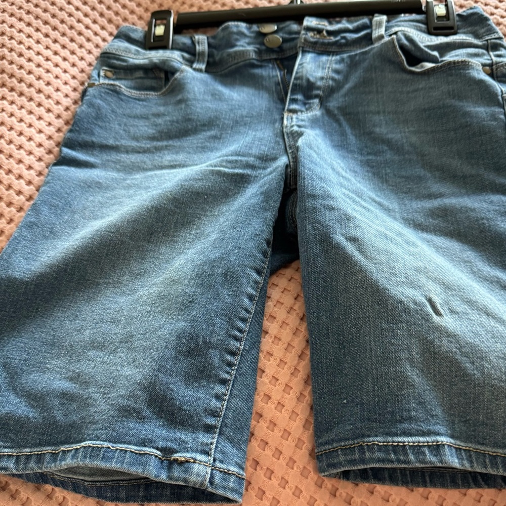d.jeans brand jeans Classic Blue Denim Shorts size 4 length 17 from waist